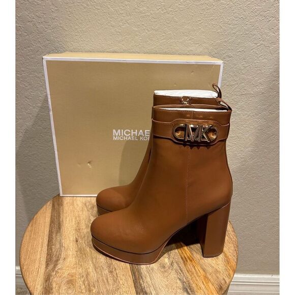 Michael Kors Womens 8.5 Parker Platform Caramel Leather Bootie Gold Charm Accent - Picture 3 of 8